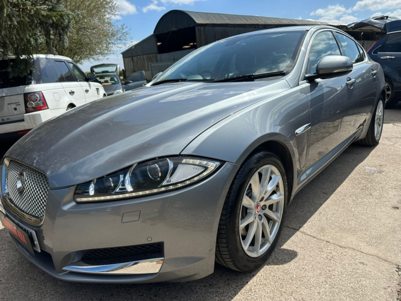 2014 Jaguar Xf 2.2 D Premium Luxury in Grey — image 1