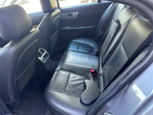2014 Jaguar Xf 2.2 D Premium Luxury in Grey — image 4