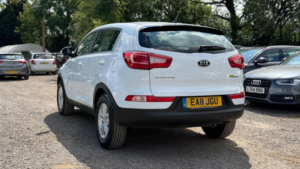 2011 Kia Sportage 1.7 Crdi Ecodynamics 1 2WD Euro 5 (s/s) 5dr in White — image 4