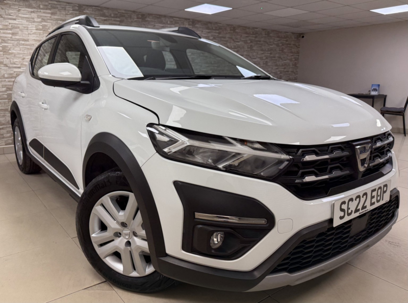 2022 Dacia Sandero Stepway 1.0 Tce Comfort Hatchback 5dr Petrol Manual Euro 6 (s/s) (90 Ps) in Multicolour — image 1