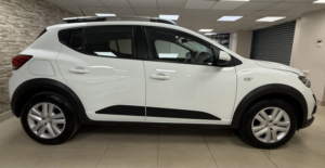 2022 Dacia Sandero Stepway 1.0 Tce Comfort Hatchback 5dr Petrol Manual Euro 6 (s/s) (90 Ps) in Multicolour — image 5