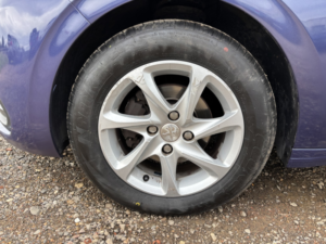 2017 Peugeot 208 1.2 Puretech Active in Blue — image 5