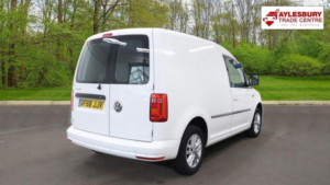 2018 Volkswagen Caddy 2.0 Tdi C20 Bluemotion Tech Highline Swb Euro 6 (s/s) 5dr in White — image 4