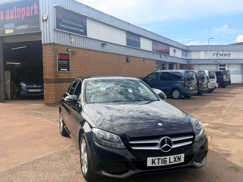 2016 Mercedes-Benz C Class 2.0 C200 Se in Black — image 1
