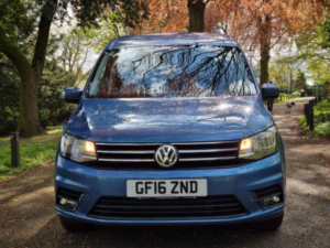 2016 Volkswagen Caddy Maxi Life 2.0 Tdi Bluemotion Tech DSG Euro 6 (s/s) 5dr in Blue — image 5
