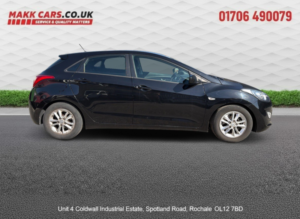 2013 Hyundai I30 1.6 Crdi Blue Drive Active in Black — image 6