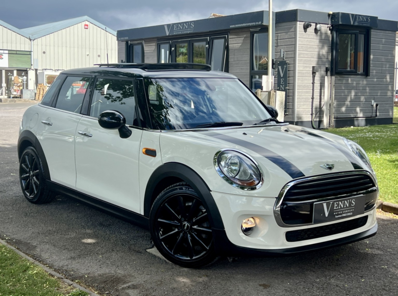 2016 MINI Hatch 1.5 5-Door Hatch Cooper in White — image 1