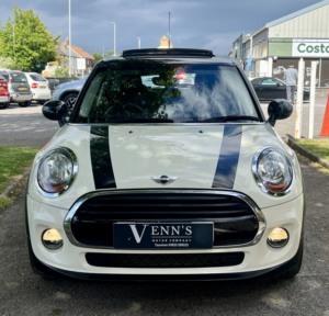 2016 MINI Hatch 1.5 5-Door Hatch Cooper in White — image 2