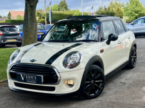 2016 MINI Hatch 1.5 5-Door Hatch Cooper in White — image 3