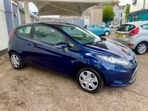 2011 Ford Fiesta 1.3 Edge in Blue — image 3