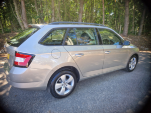 2016 Skoda Fabia 1.2 Tsi Se in Gold — image 2