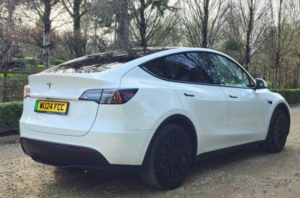 2024 Tesla Model Y Auto Rwd 5dr in White — image 3