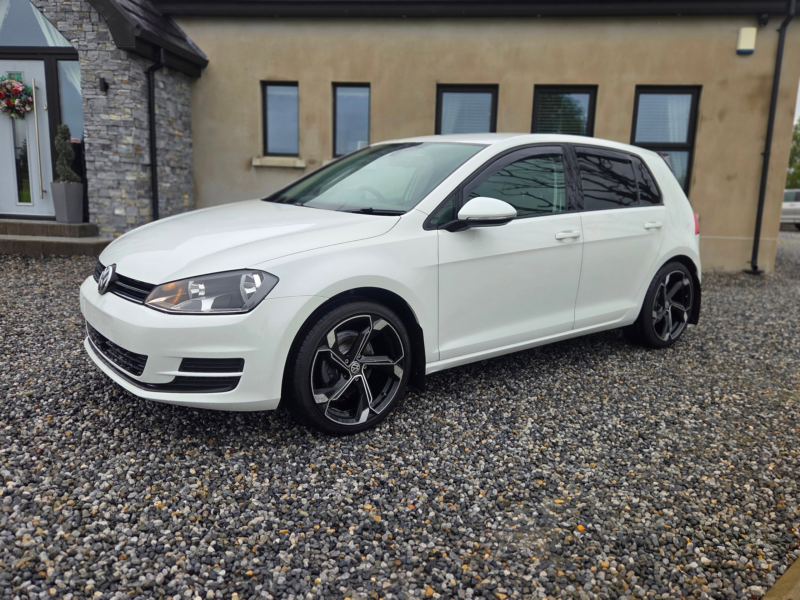 2014 Volkswagen Golf 1.6 Tdi Bluemotion Tech Se Hatchback 5dr Diesel Manual Euro 5 (s/s) (105 Ps) in White — image 1