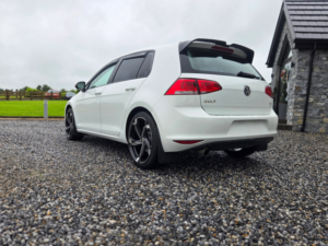 2014 Volkswagen Golf 1.6 Tdi Bluemotion Tech Se Hatchback 5dr Diesel Manual Euro 5 (s/s) (105 Ps) in White — image 4