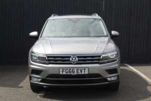 2016 Volkswagen Tiguan 2.0 Tdi Bluemotion Tech Sel in Silver — image 2