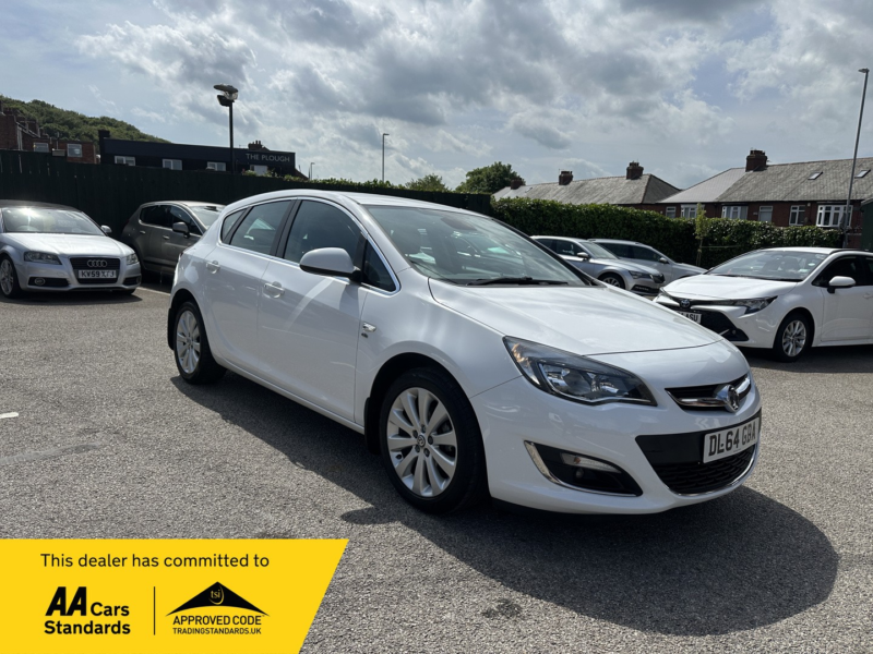 2015 Vauxhall Astra 1.6 16v Elite in White — image 1