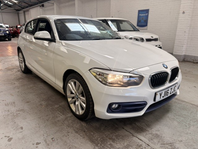2016 BMW 1 Series 1.5 118i Sport 3-Door in White — image 1