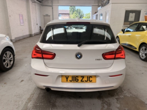 2016 BMW 1 Series 1.5 118i Sport 3-Door in White — image 5