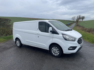 2021 Ford Transit Custom 2.0 Transit Custom Limited Van 300 L2 2.0l Ecoblue 130ps Fwd 6 Speed Manual in White — image 3
