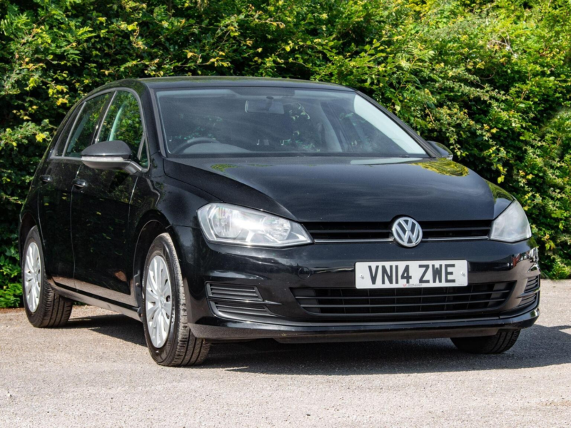 2014 Volkswagen Golf 1.6 Tdi Bluemotion Tech S Euro 5 (s/s) 5dr in Black — image 1