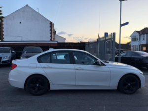 2015 BMW 3 Series 2.0 320d Ed Efficientdynamics Euro 5 (s/s) 4dr in White — image 6