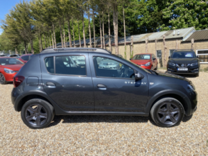 2017 Dacia Sandero Stepway 0.9 Stepway Laureate Tce 90 in Grey — image 2