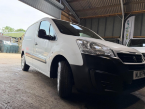 2016 Peugeot Partner 1.6 Hdi 850 Professional L1 4dr in White — image 2