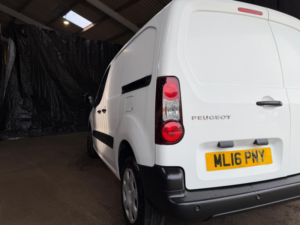 2016 Peugeot Partner 1.6 Hdi 850 Professional L1 4dr in White — image 4