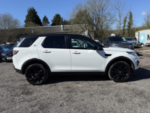 2015 Land Rover Discovery Sport 2.0 Td4 Hse Luxury in White — image 4