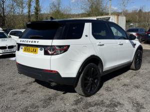 2015 Land Rover Discovery Sport 2.0 Td4 Hse Luxury in White — image 6
