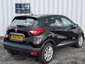 2015 Renault Captur 1.5 Dynamique Nav Dci 90 Auto in Black — image 4