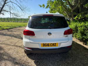 2016 Volkswagen Tiguan 2.0 Tdi Bluemotion Tech Match Edition in White — image 5