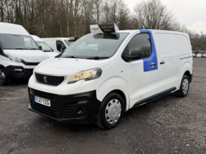 2017 Peugeot Expert 2.0 Bluehdi 1400 S in White — image 3