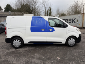 2017 Peugeot Expert 2.0 Bluehdi 1400 S in White — image 4