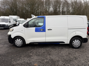 2017 Peugeot Expert 2.0 Bluehdi 1400 S in White — image 5