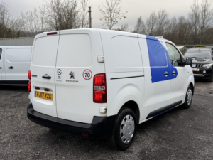 2017 Peugeot Expert 2.0 Bluehdi 1400 S in White — image 6