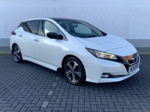 2018 Nissan Leaf 0.0 Tekna 110kw 40kwh Automatic Electric 5-Door in White — image 3