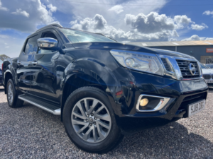2019 Nissan Navara 2.3 Dci Tekna in Black — image 3