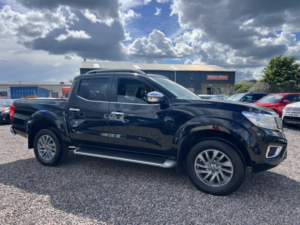 2019 Nissan Navara 2.3 Dci Tekna in Black — image 5
