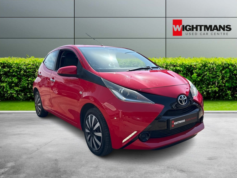 2015 Toyota Aygo 1.0 Vvt-I X-Play in Red — image 1