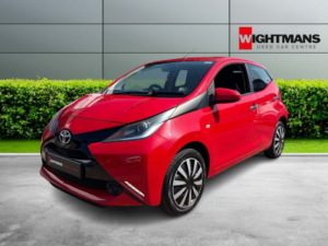 2015 Toyota Aygo 1.0 Vvt-I X-Play in Red — image 3