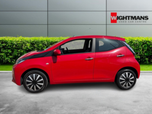 2015 Toyota Aygo 1.0 Vvt-I X-Play in Red — image 4