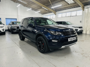 2018 Land Rover Discovery Sport 2.0 Td4 Hse in Blue — image 2