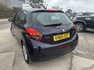 2015 Peugeot 208 1.6 Bluehdi Active in Blue — image 6
