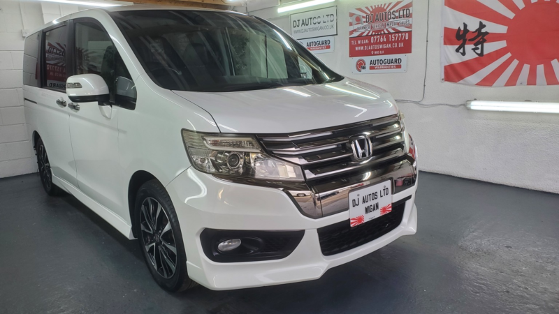 2013 Honda Stepwagon Spada Cool Spirit 2.0 Auto in White — image 1