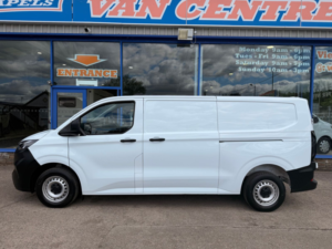 2024 Ford Transit Custom 2.0 320 Ecoblue Leader Panel Van 5dr Diesel Manual L2 H1 Euro 6 136 Ps in White — image 3