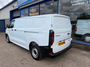 2024 Ford Transit Custom 2.0 320 Ecoblue Leader Panel Van 5dr Diesel Manual L2 H1 Euro 6 136 Ps in White — image 4