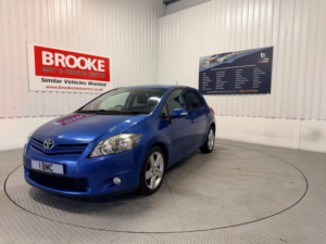 2010 Toyota Auris 1.6 V-Matic Sr Euro 5 5dr in Blue — image 4