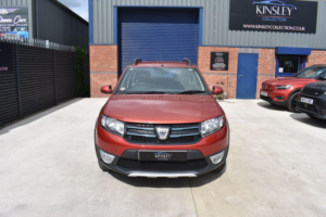 2014 Dacia Sandero Stepway 1.5 Dci Laureate Euro 5 5dr in Red — image 2