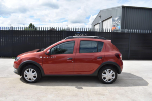 2014 Dacia Sandero Stepway 1.5 Dci Laureate Euro 5 5dr in Red — image 4